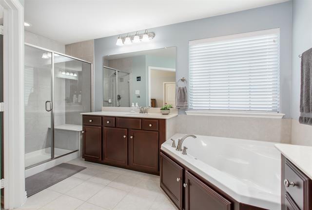 Building Photo - 932 Brookville Ct