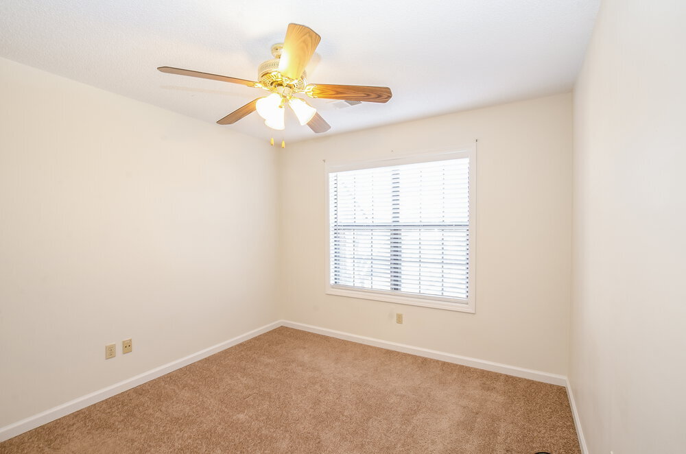 Building Photo - 8562 Shingle Oaks Dr