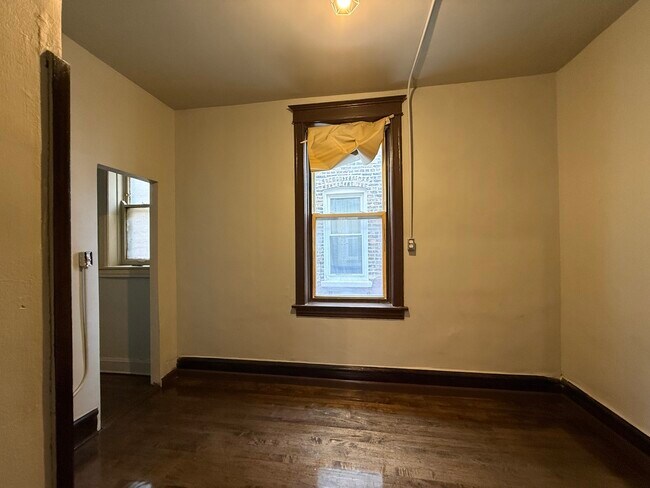 Building Photo - 4222 W Cullerton St
