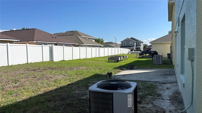 Building Photo - 2425 Ashecroft Dr