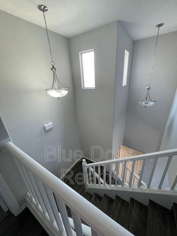 Building Photo - 1813 Cortina