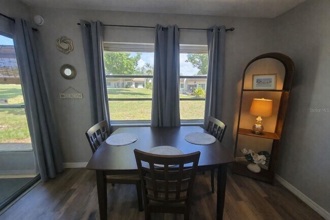 Building Photo - 1391 Mission Hills Blvd