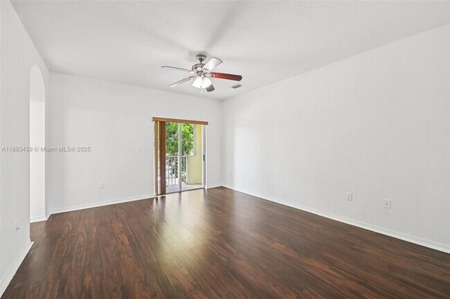 Building Photo - 2456 SE 19th Ct