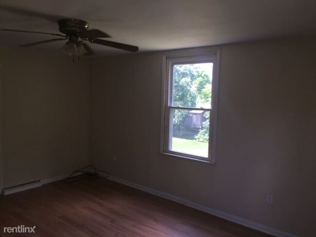 Building Photo - 3 br, 1.5 bath House - 1651 Old Brodhead Road