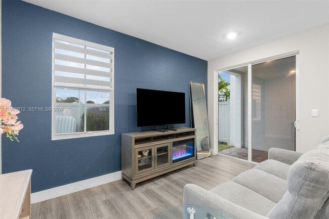 Building Photo - 110 SW 171st Wy