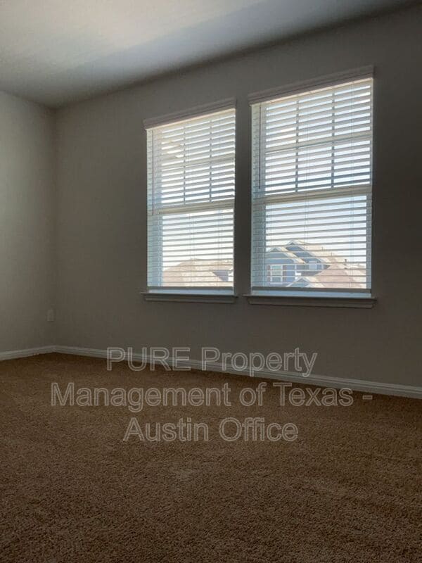 Building Photo - 112 Eagle Lake Dr