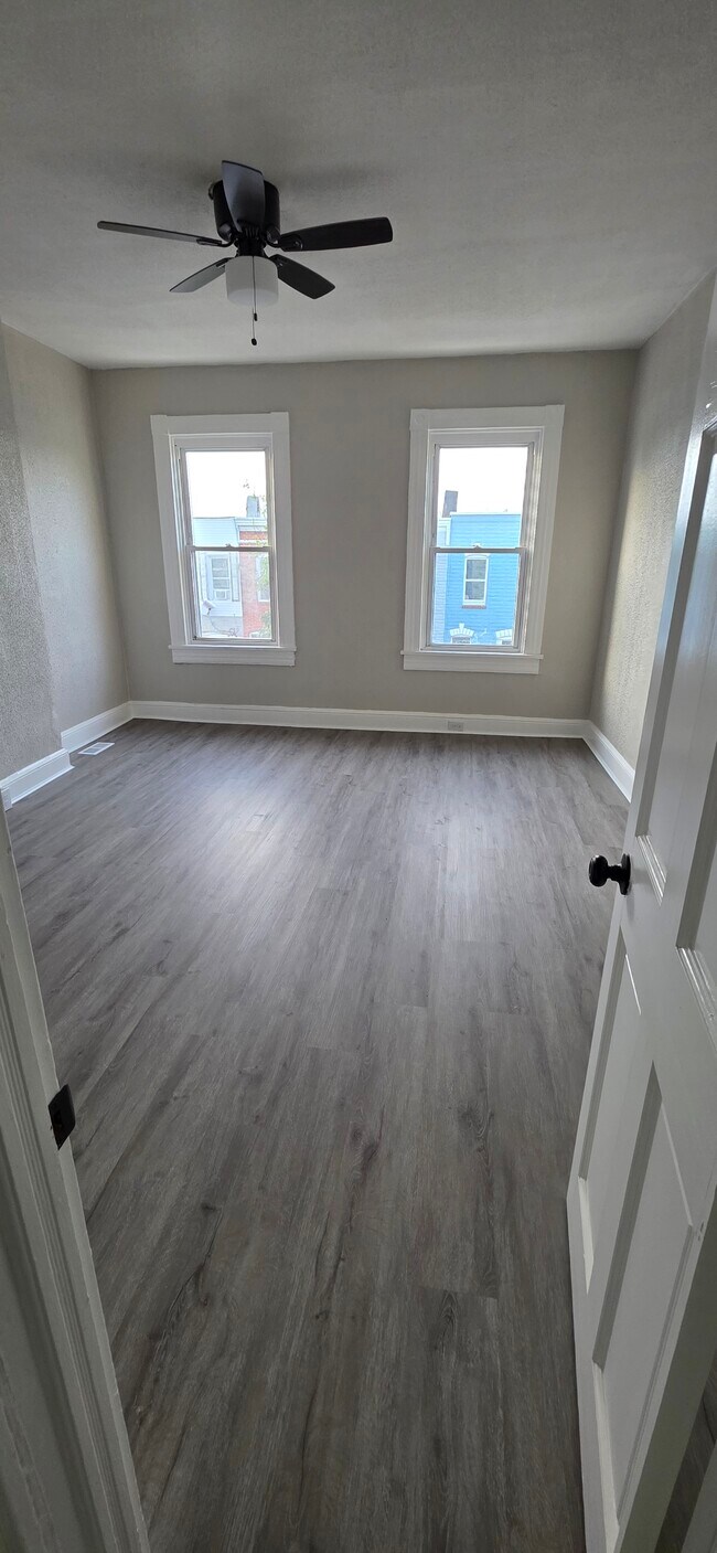 Building Photo - 3423 E Lombard St