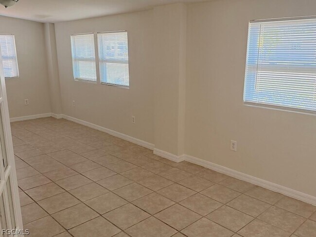 Building Photo - 1659 Ricardo Ave