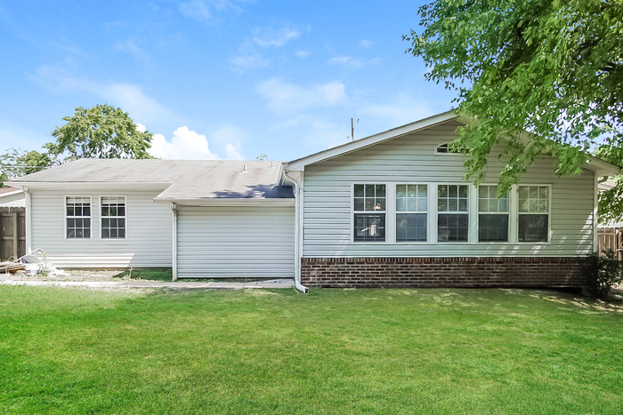 Building Photo - 2504 Hermosa Cir