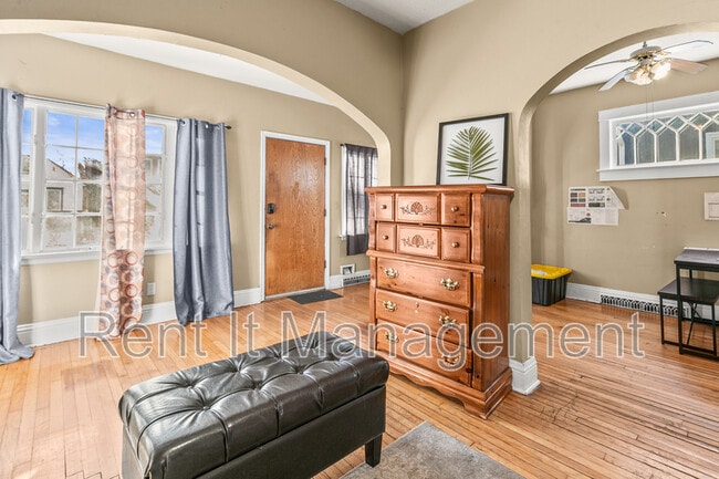 Building Photo - 3222 Webster St