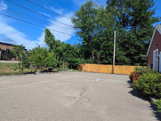 Building Photo - 1 Torr Ave