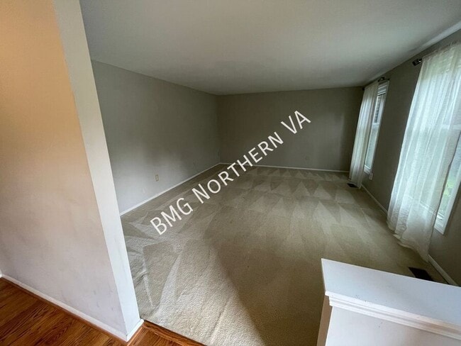 Building Photo - 1846 Clovermeadow Dr