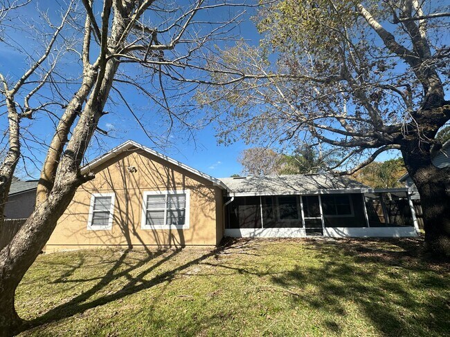 Building Photo - SPACIOUS 3 Bedroom, 2 Bathroom Ekana Point...