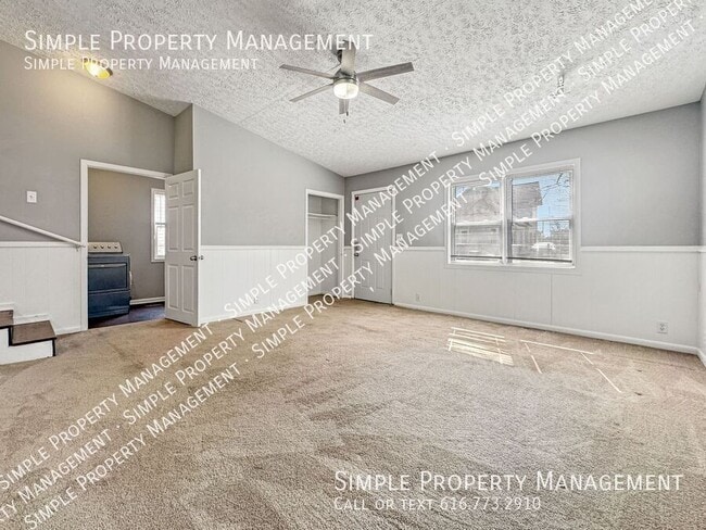 Building Photo - 156 Carrier St NE