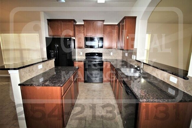 Building Photo - Beautiful 3-bedroom, 2-bathroom home with a 2-car garage now available for rent!