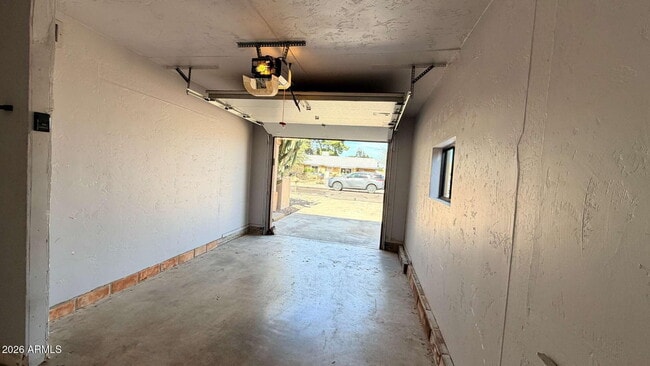 Building Photo - 3809 E Sweetwater Ave