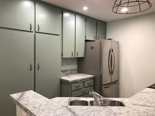 Building Photo - 9725 Mesa Springs Way