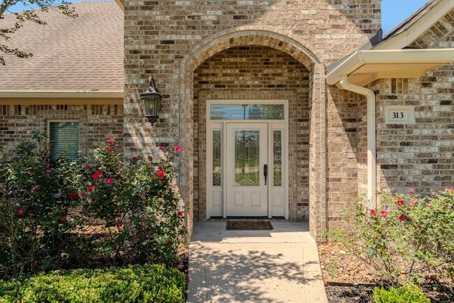 Building Photo - 313 Winding Brook Dr