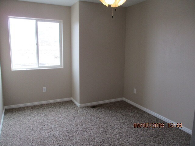 Building Photo - **Move-In Discount!** 3 Bedroom 2.5 - Twin Home in Gemini Meadows