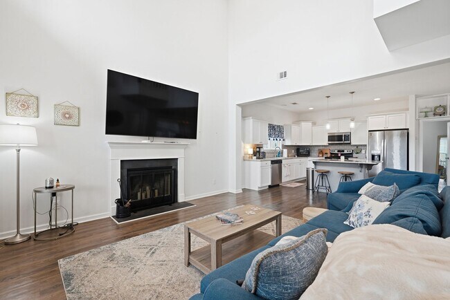 Building Photo - Like New Home For Lease in Rice Creek!