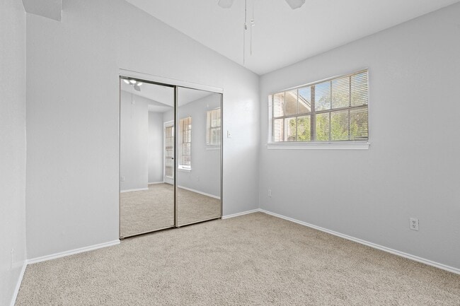Building Photo - 1815 River Crossing Cir