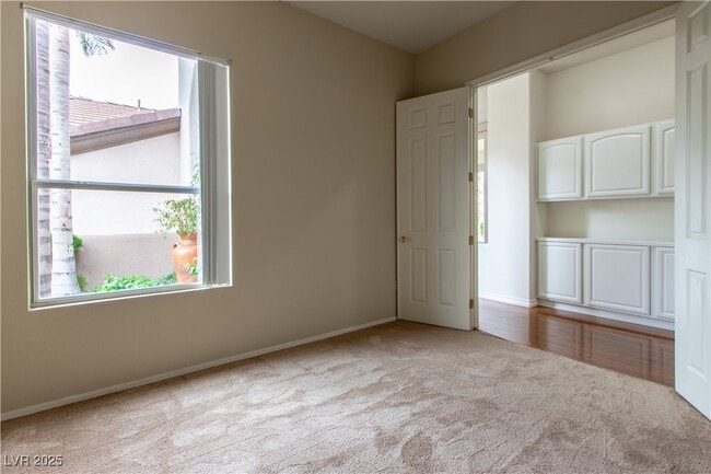 Building Photo - 6313 W Crestfield Ave