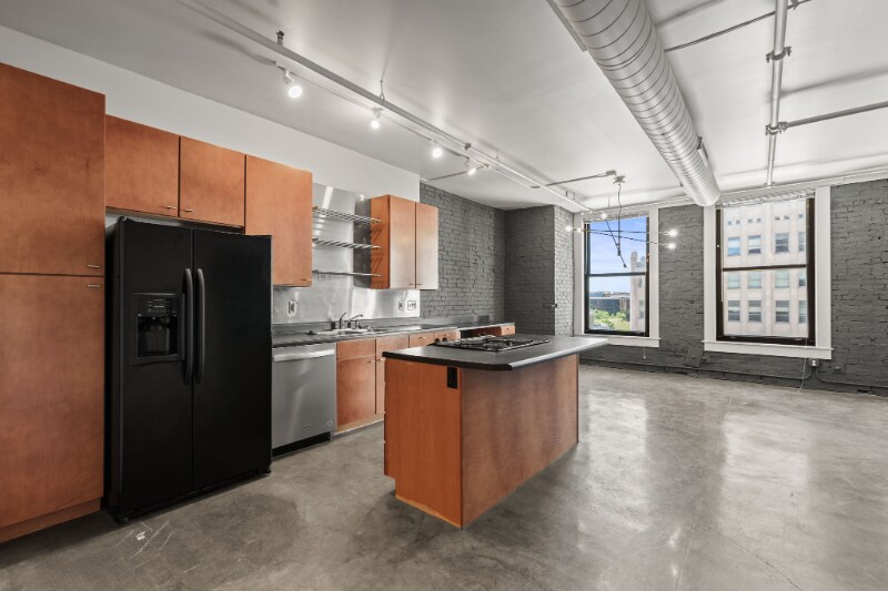 Building Photo - 1006 Olive St