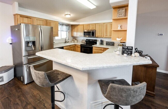 Building Photo - Spacious 5-Bedroom Home on 5 Acres with Panoramic Mountain Views & Endless Possibilities