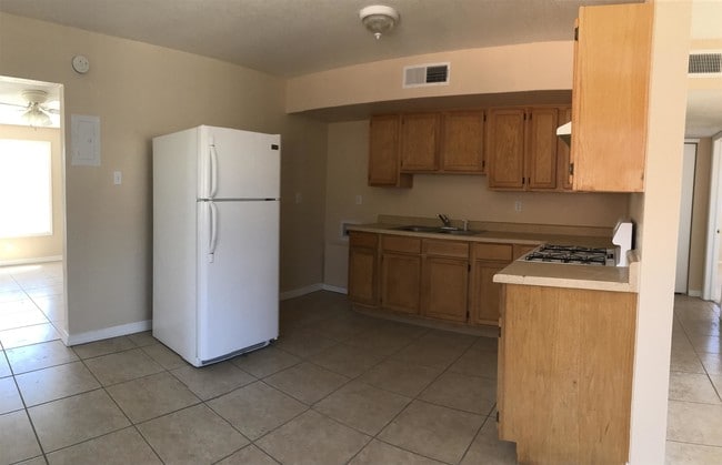 Building Photo - 8300 Capitan Cir