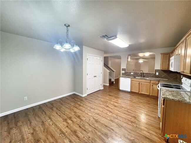 Building Photo - 364 Starling Creek