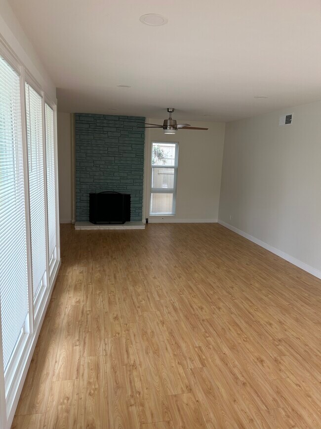 Building Photo - 5393 E Appian Way