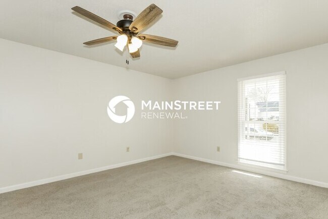 Building Photo - 4 Bedroom Pet-Friendly Home in GERMANTOWN, TN with Main Street Renewal