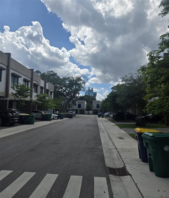 Building Photo - 5503 W Oak Wy