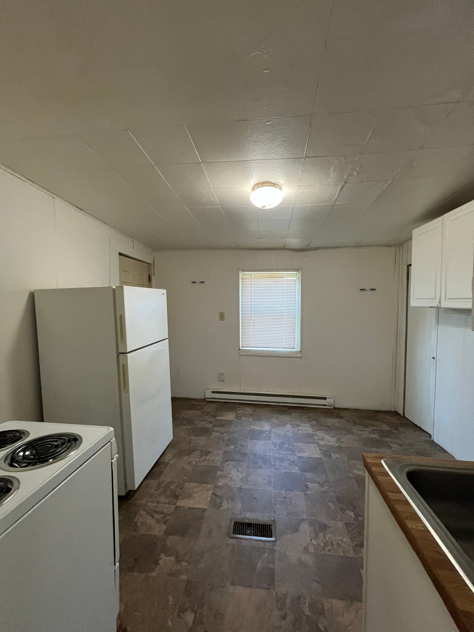 Building Photo - 520 Romig St