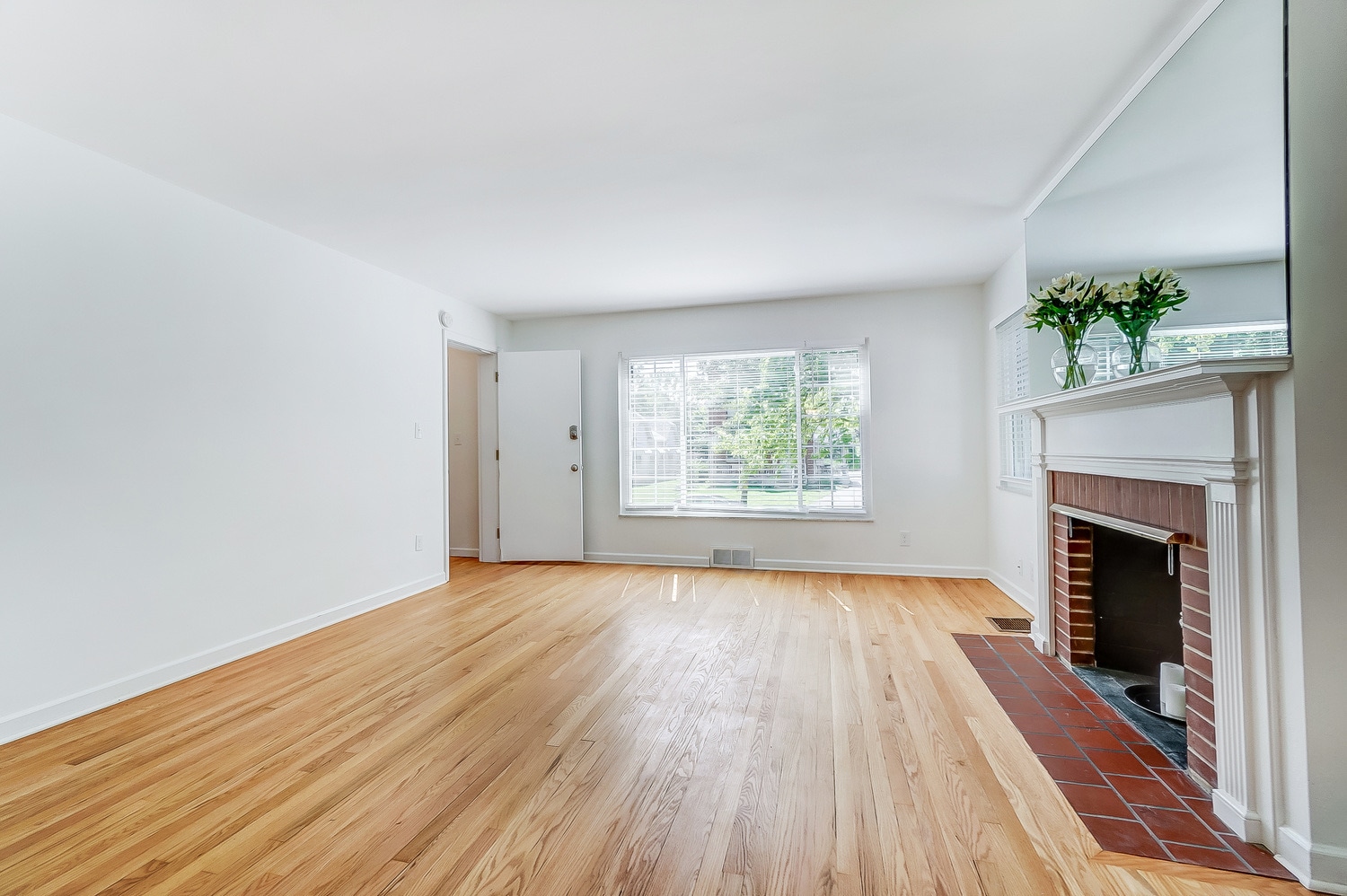 Building Photo - 227 Corona Ave