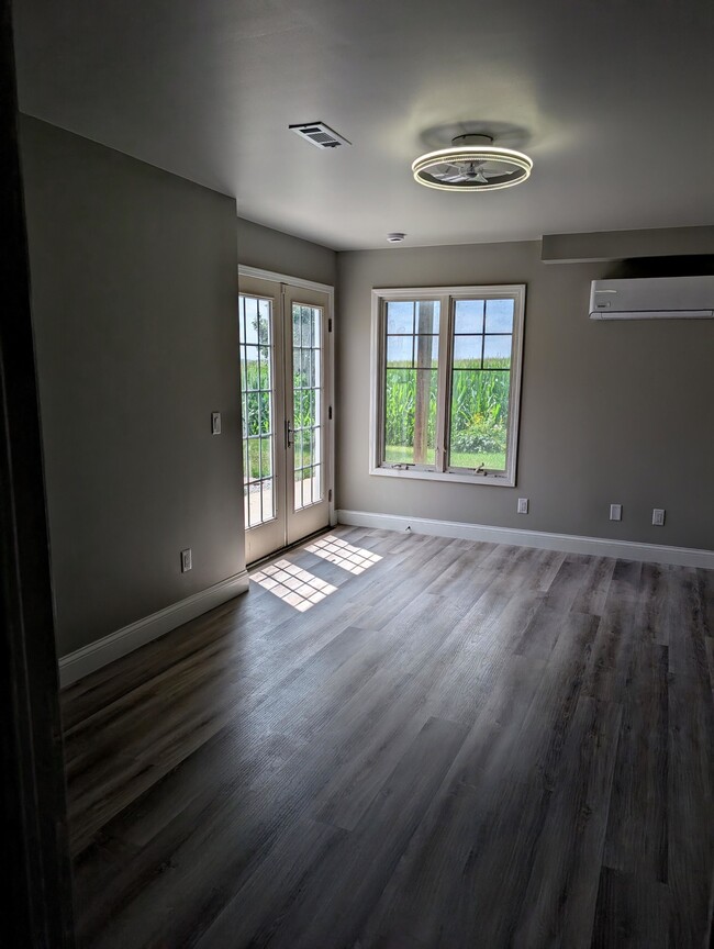 Building Photo - 1805 Hillshire Dr