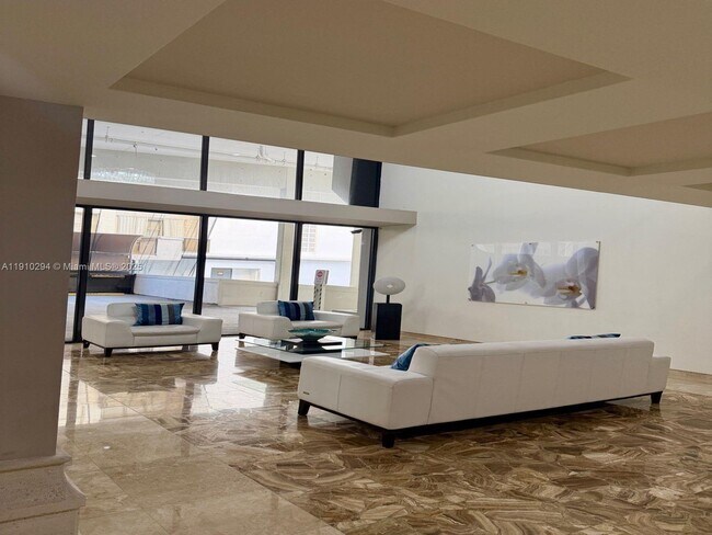 Building Photo - 6061 Collins Ave