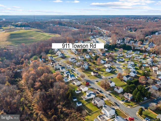Building Photo - 911 Towson Rd
