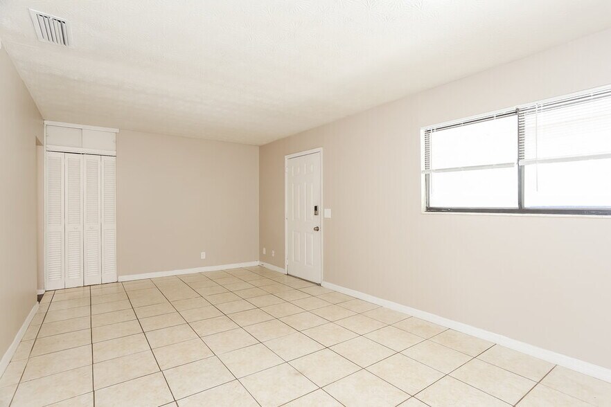 Building Photo - 7233 Eudine Dr S