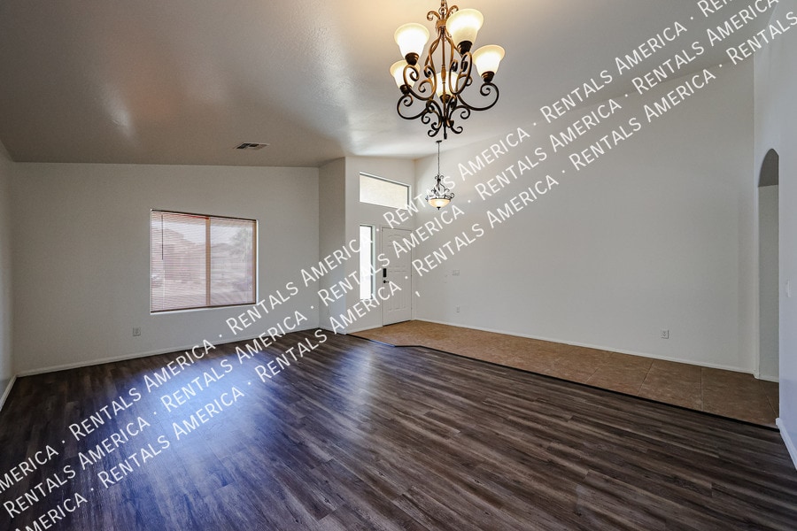 Building Photo - 41103 W Thornberry Ln