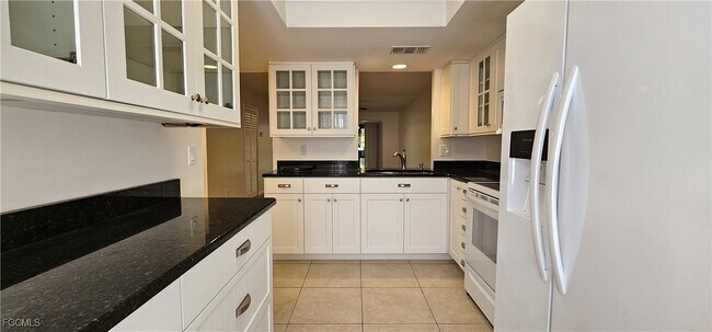 Building Photo - 1507 Cape Coral Pkwy W