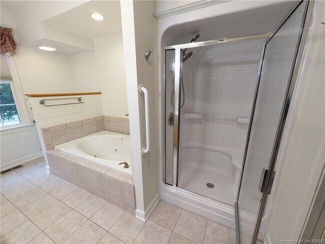 Building Photo - 101 Quaker Ridge