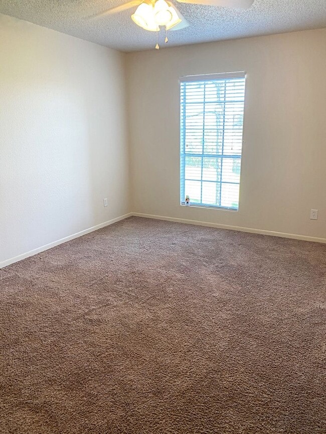 Building Photo - 8424 Glen Meadow Ln