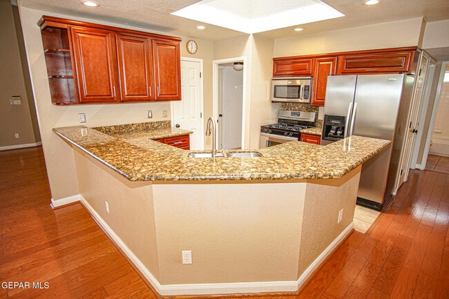 Building Photo - 1316 Desierto Azul Dr