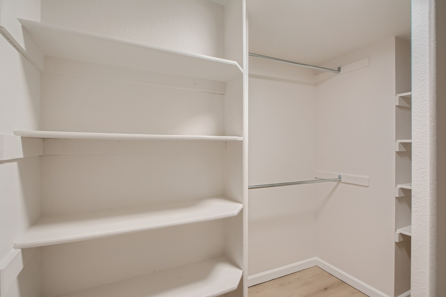 Walk-In Closet - 697 Canyon Dr