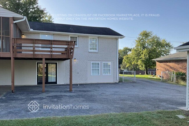 Building Photo - 640 Des Moines Dr