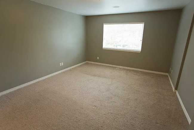 Building Photo - 3 Bedroom 2.5 bath Cordata/Meridian Area