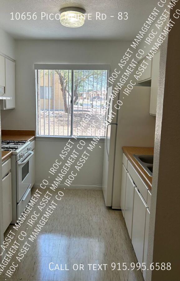Building Photo - 10656 Pico Norte Rd