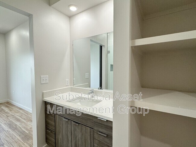 Building Photo - 1641 Midtown Pl