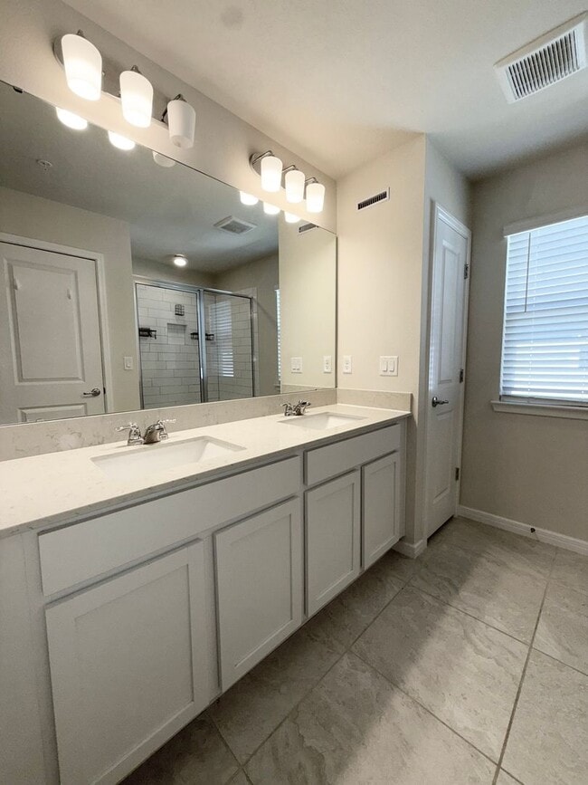 Building Photo - Grayson Square